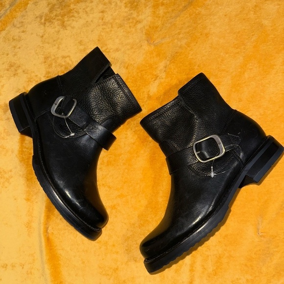 Frye Women's Black Veronica Flex Booties - Picture 13 of 16